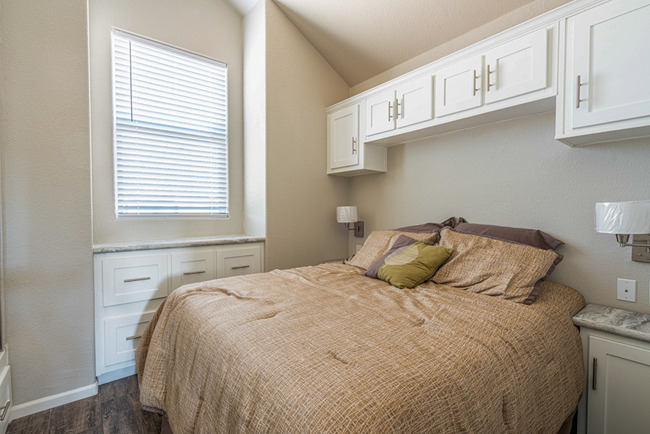 Genesis Mobile Tiny Home 1BR 1BA Loft-400 sq ft - Image 11